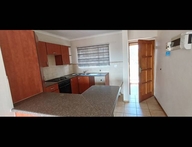 2 BEDROOM APARTMENT TO LET IN REYNO RIDGE
